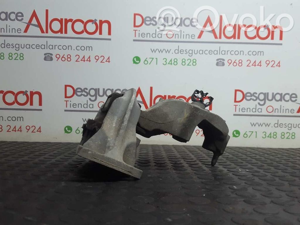 Engine mount bracket   112100019R,J8