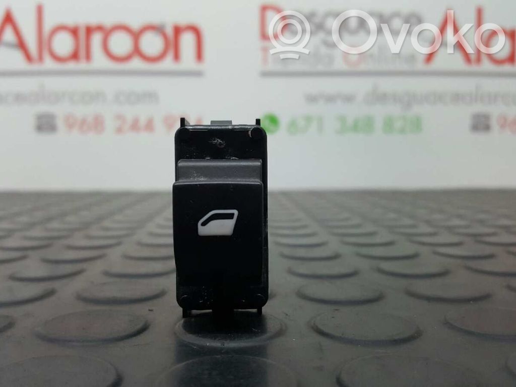 Electric window control switch   98242552ZD