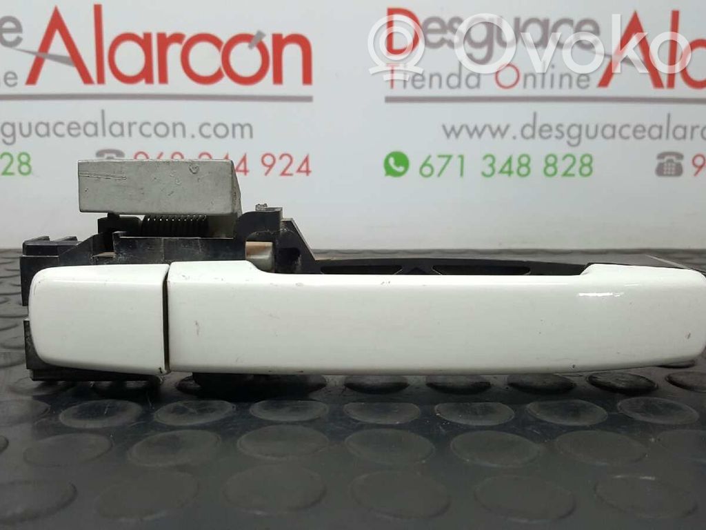 Nissan Pathfinder R51 Maniglia esterna per portiera anteriore 