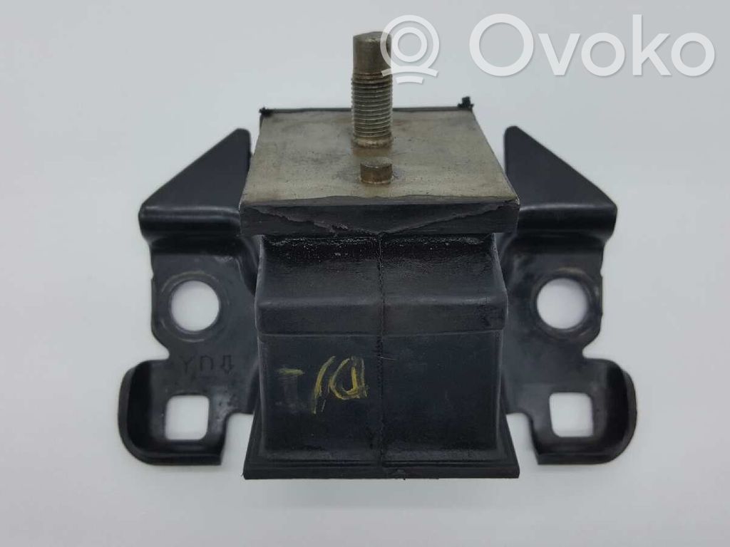 Engine mount bracket