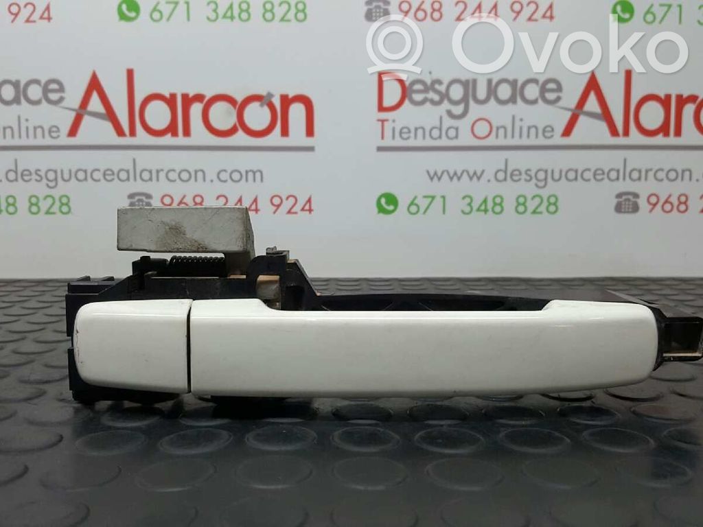 Nissan Pathfinder R51 Maniglia esterna per portiera anteriore 