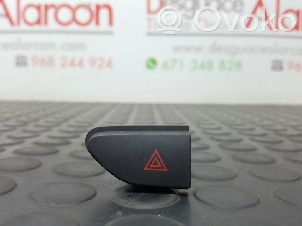 Renault Clio IV Hazard light switch 