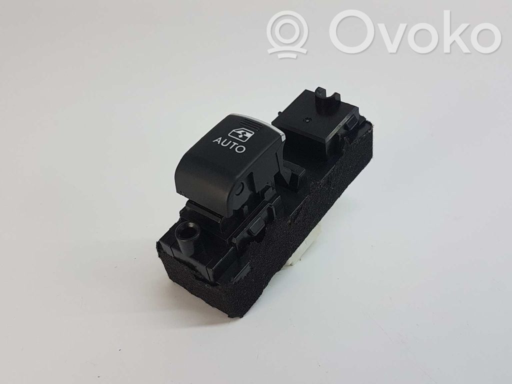 Subaru Outback Electric window control switch 