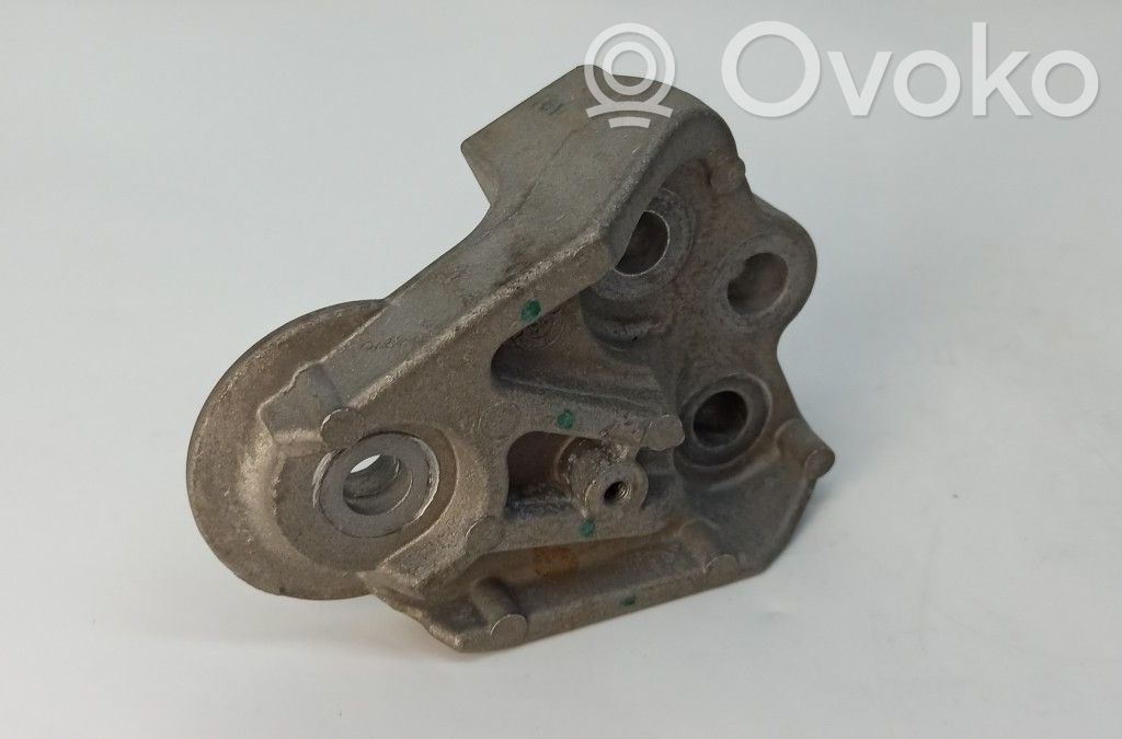 Ford Tourneo Wspornik / Mocowanie silnika 