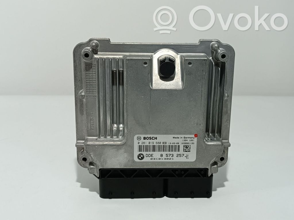 Variklio valdymo blokas   8573257,0281019680,13618576333