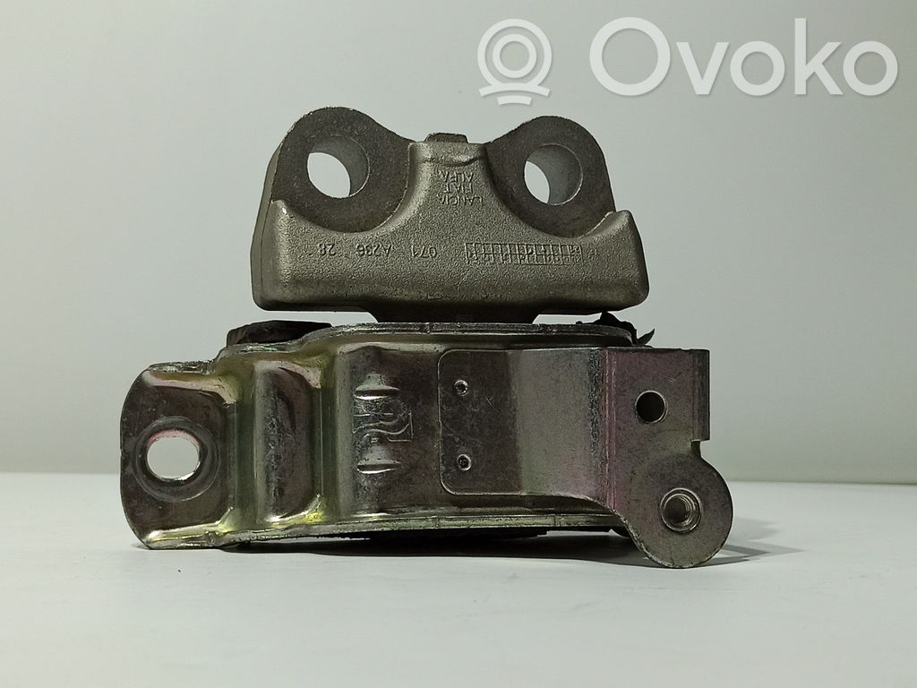 Engine mount bracket   55700434