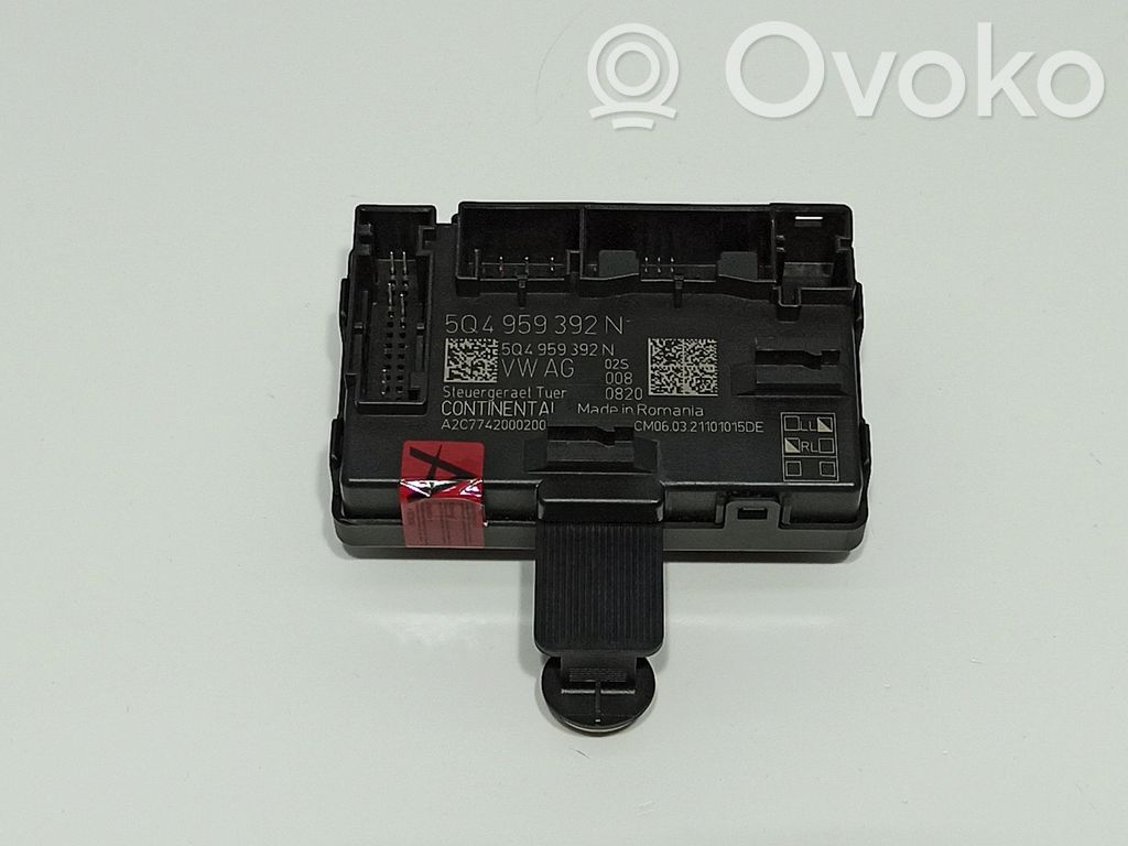 Mukavuusmoduuli   5Q4959392N