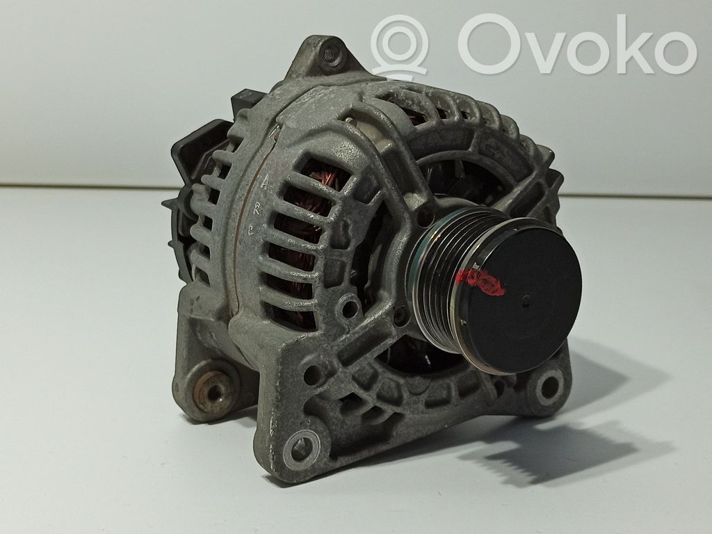 Renault Clio IV Generator/alternator 