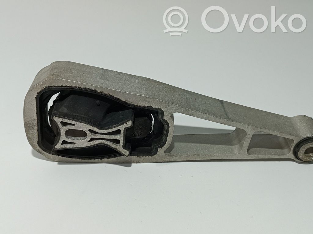 Engine mount bracket   LR114069,K8D26P082AB