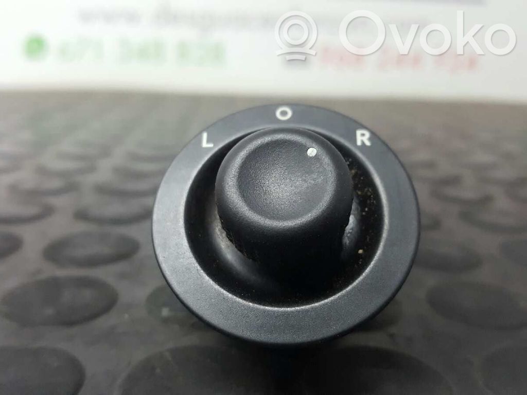 Wing mirror switch   1946B,04602788AA