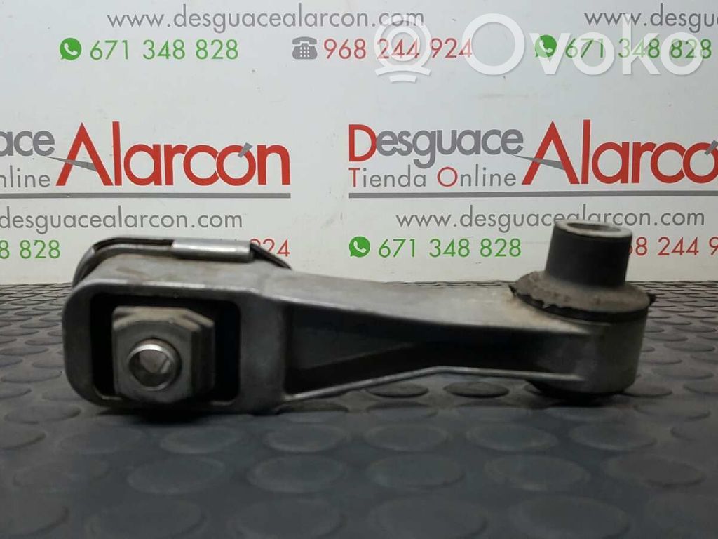 Renault Clio III Engine mount bracket 