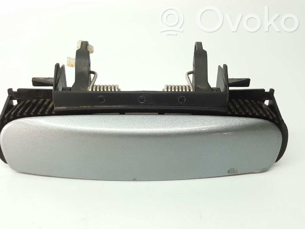 Manecilla externa puerta delantera   4B0839885