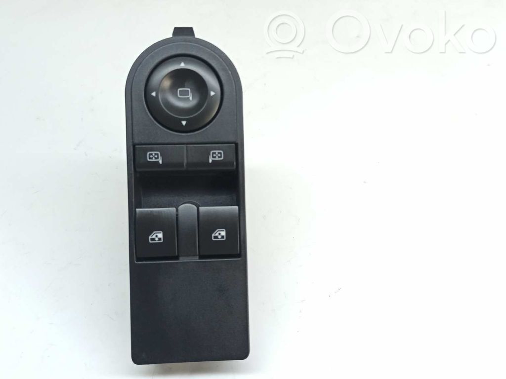 Opel Zafira B Electric window control switch 