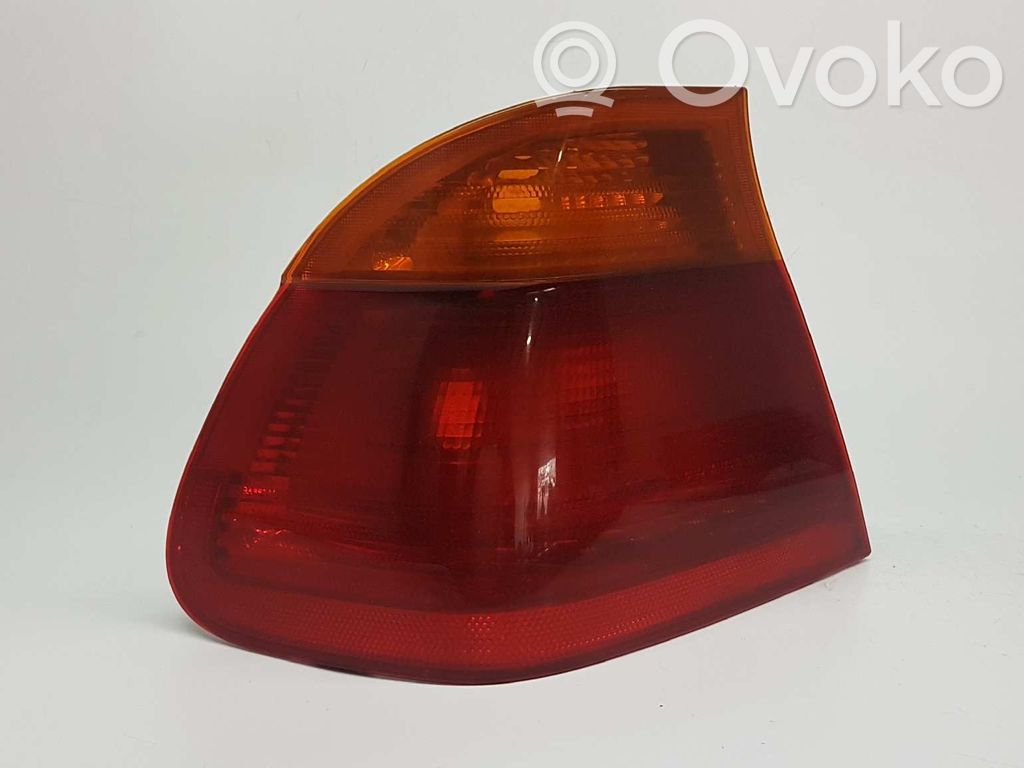 BMW 3 E36 Задний фонарь в кузове 