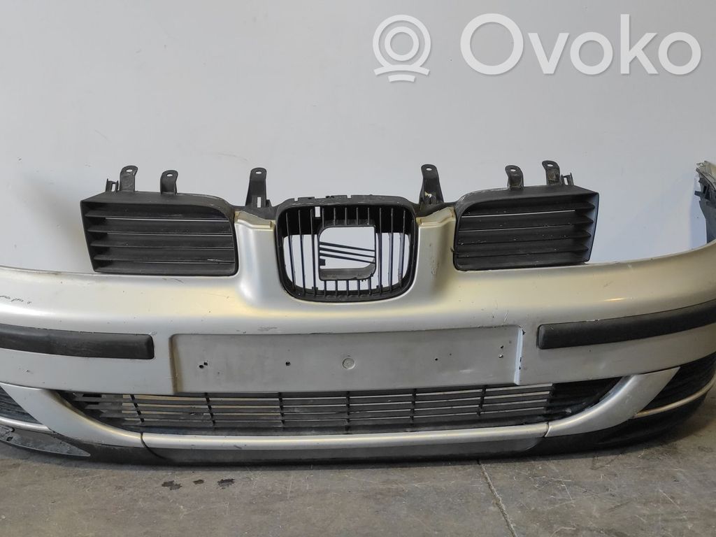 Seat Toledo I (1L) Parachoques delantero 