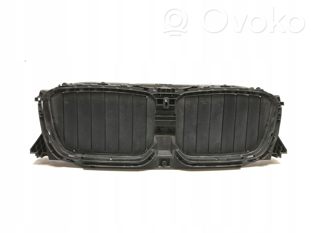BMW X3 G01 Front bumper upper radiator grill 