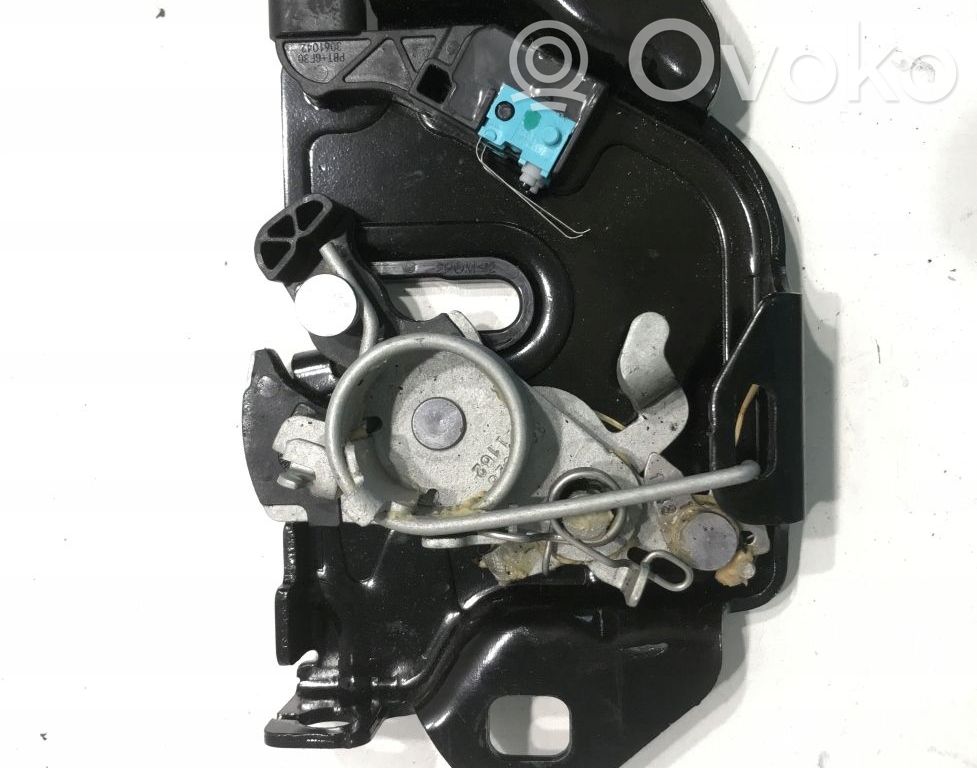 Tesla Model Y Dzinēja pārsega slēdzene 