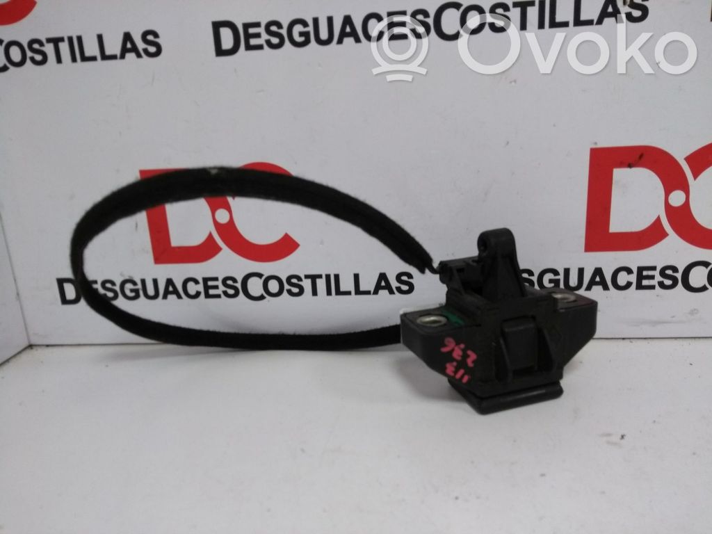 Renault Clio II Tailgate lock latch 