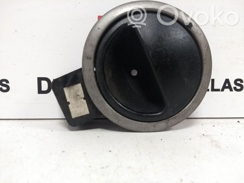 Manecilla interna puerta delantera