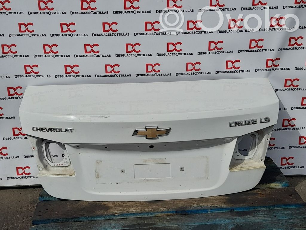 Chevrolet Cruze Parcel shelf 