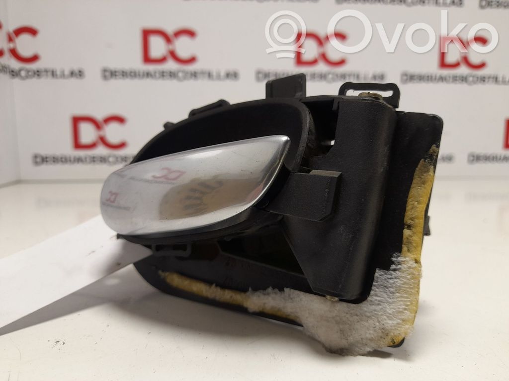 Peugeot 206 Rear door interior handle 