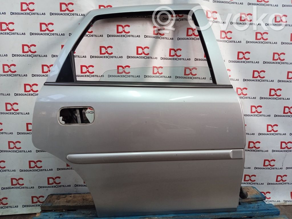Opel Vectra B Puerta trasera 