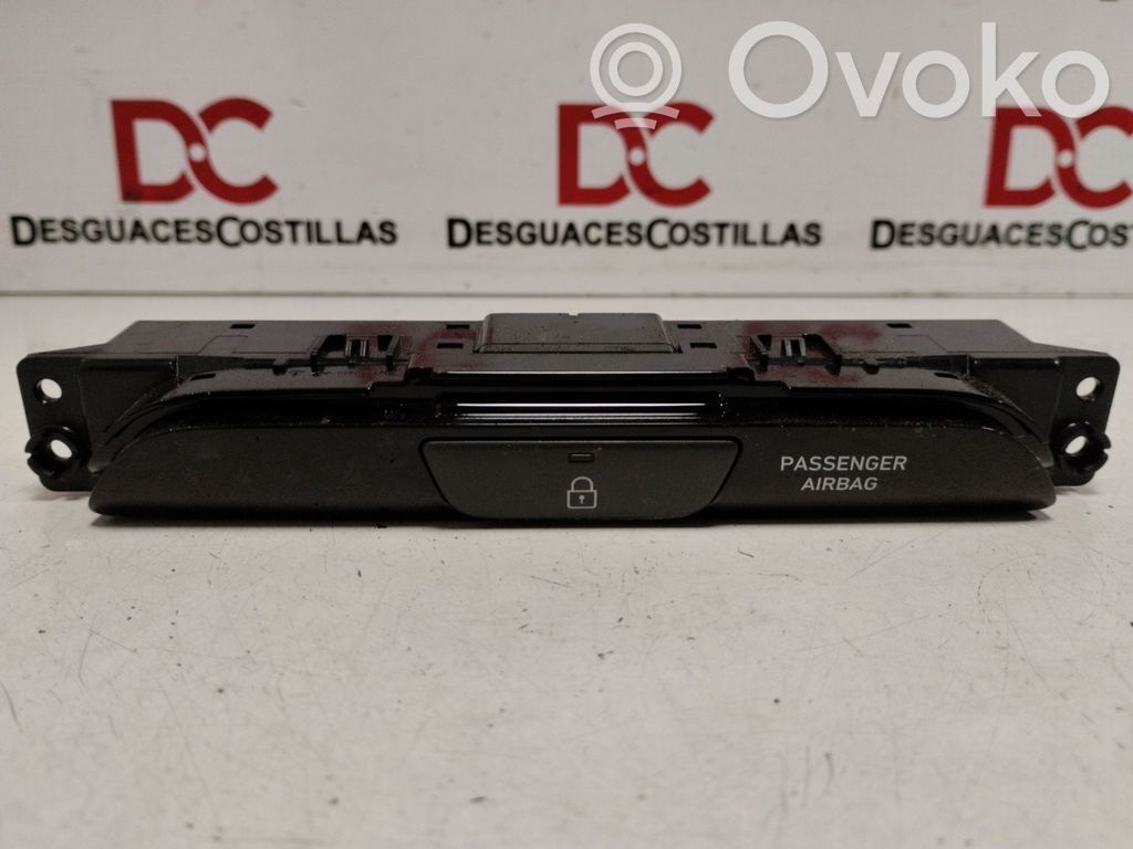 Interruptor de control multifunción   93770G4000