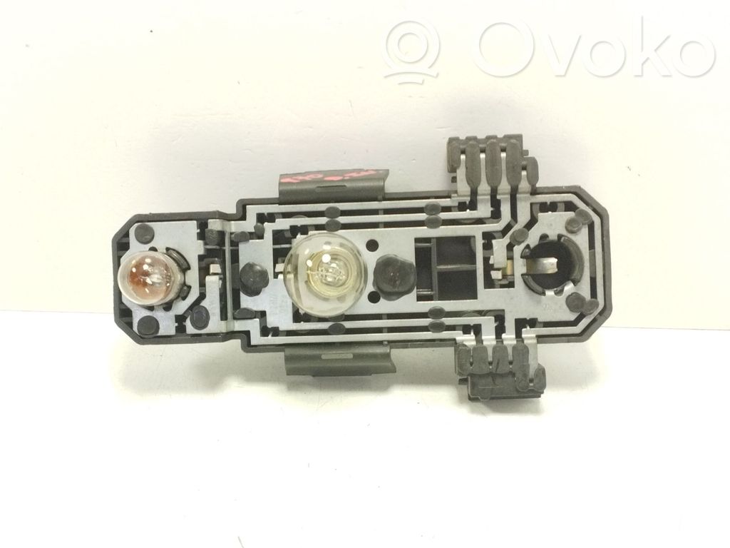 Volvo 940 Aizmugures spuldzes vāka turētājs 