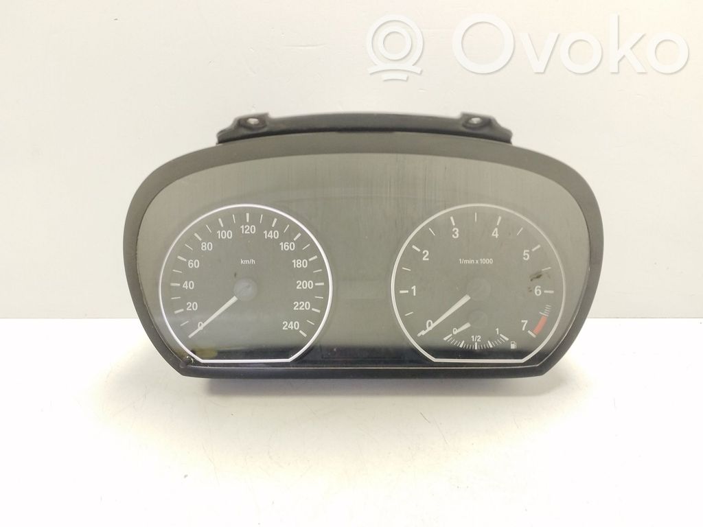 BMW 1 E81 E87 Spidometras (prietaisų skydelis) 