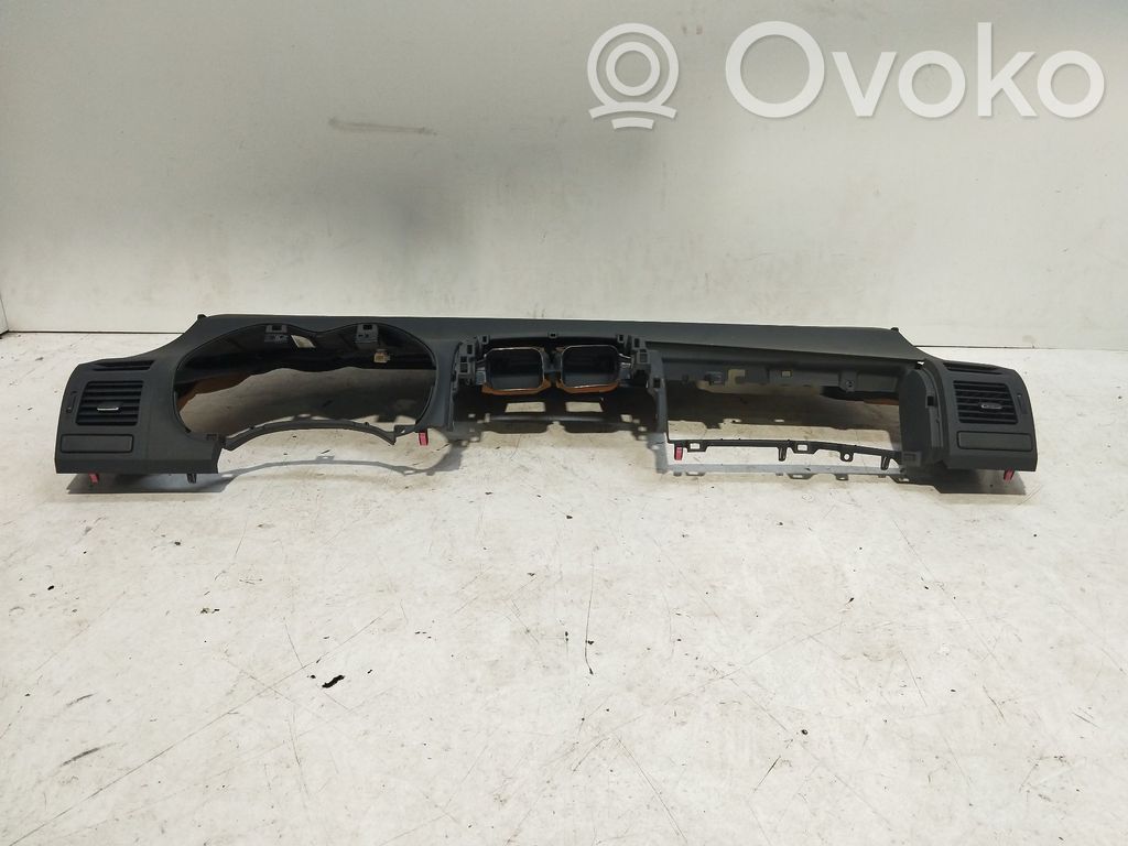 Toyota Auris 150 Panelė 