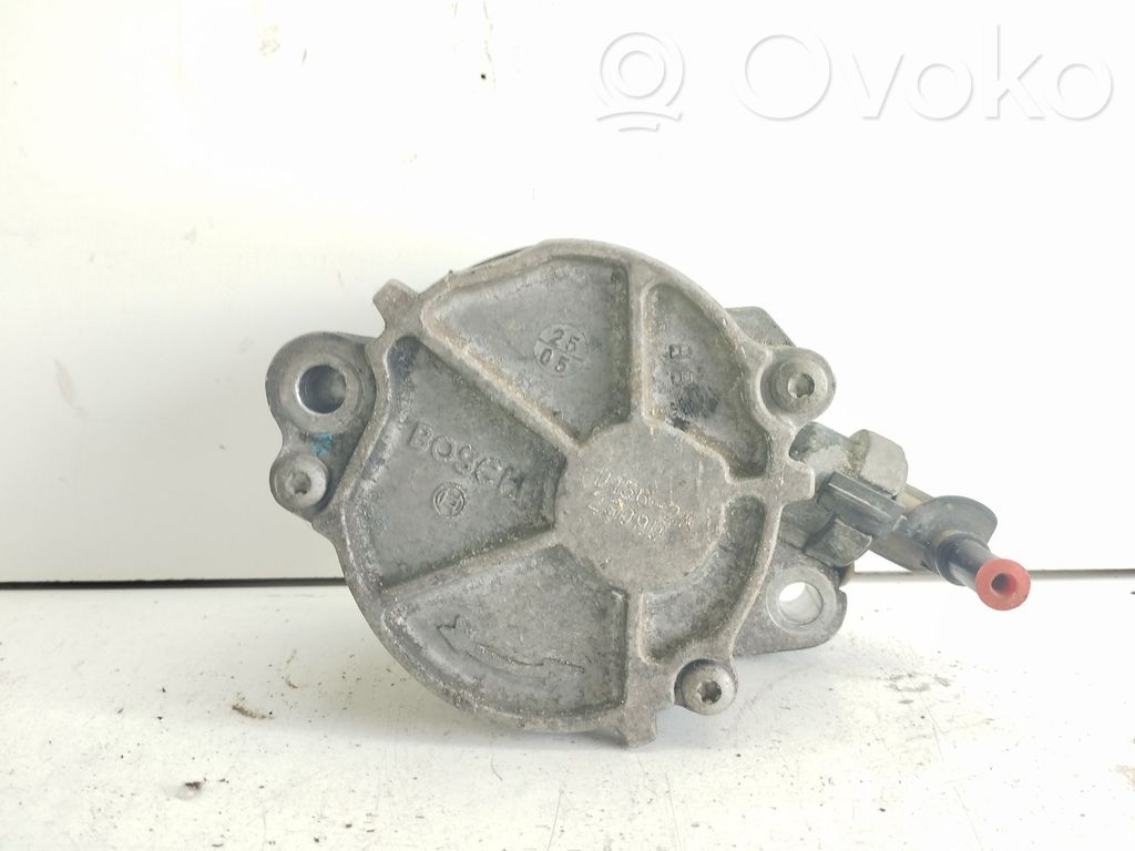 Volvo S40 Vacuum pump 