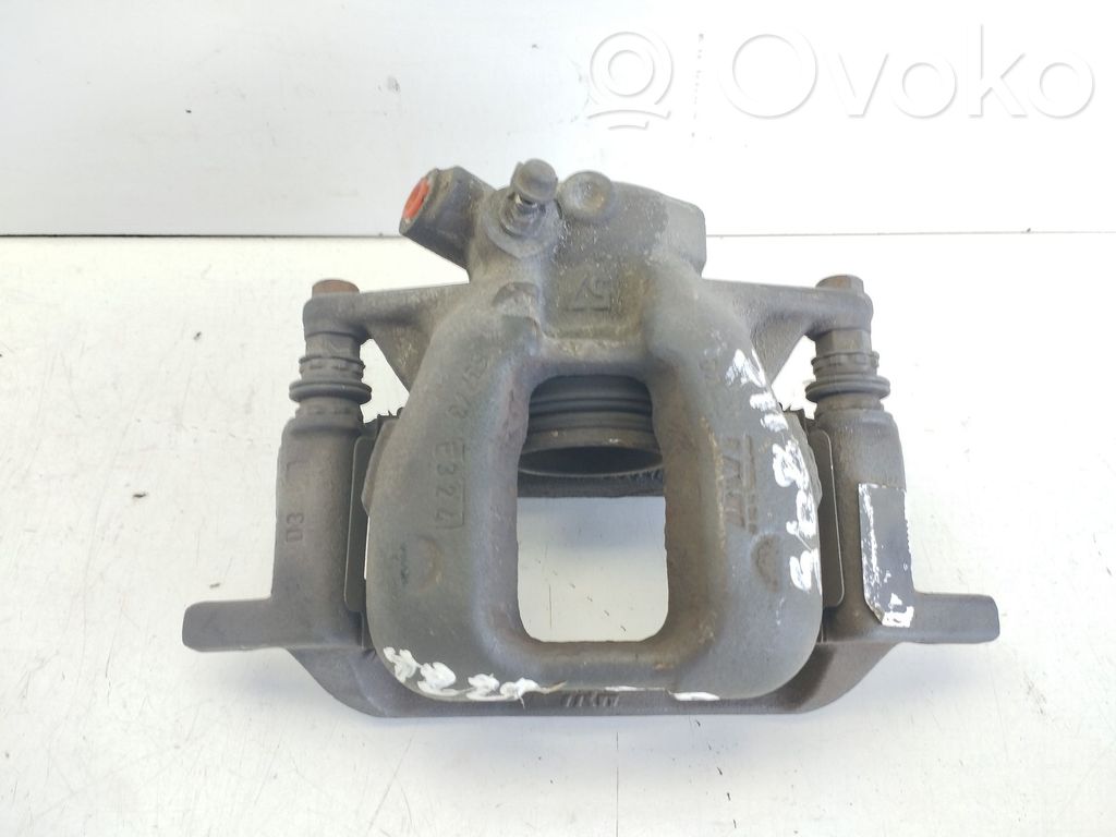 Peugeot 407 Zacisk hamulcowy przedni 