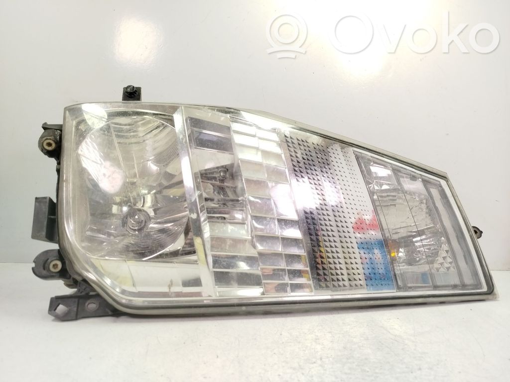 Headlight/headlamp   26060MB41B