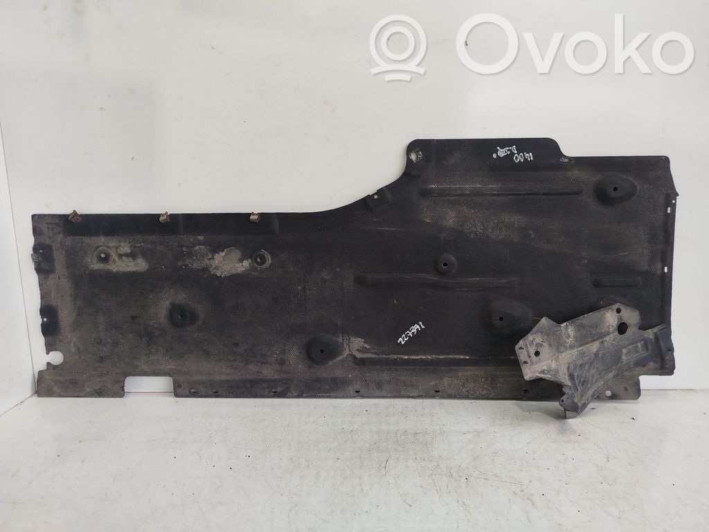 Placa protectora/protector antisalpicaduras motor   51757059391