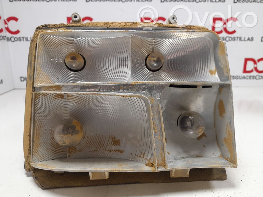 Peugeot 205 Aizmugures spuldzes vāka turētājs 