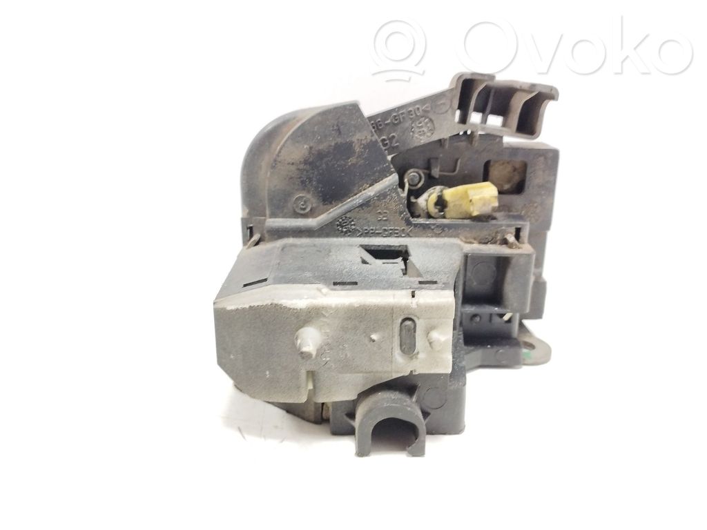 Renault Clio III Front door lock 
