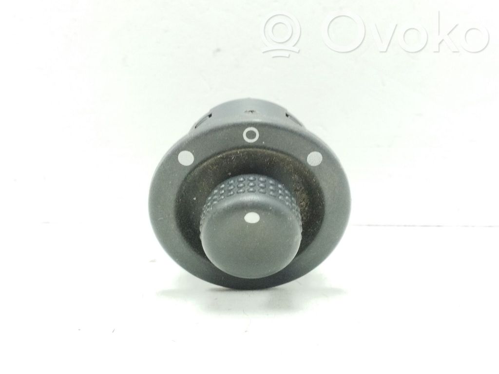 Renault Clio II Wing mirror switch 