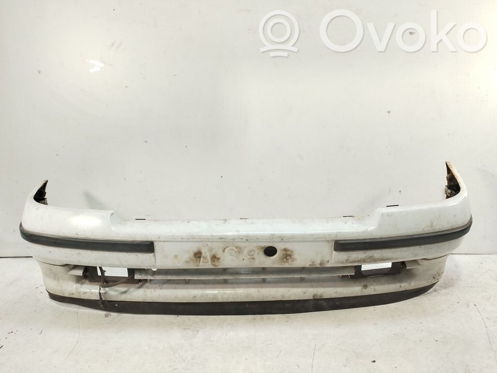 Renault Clio I Parachoques delantero 