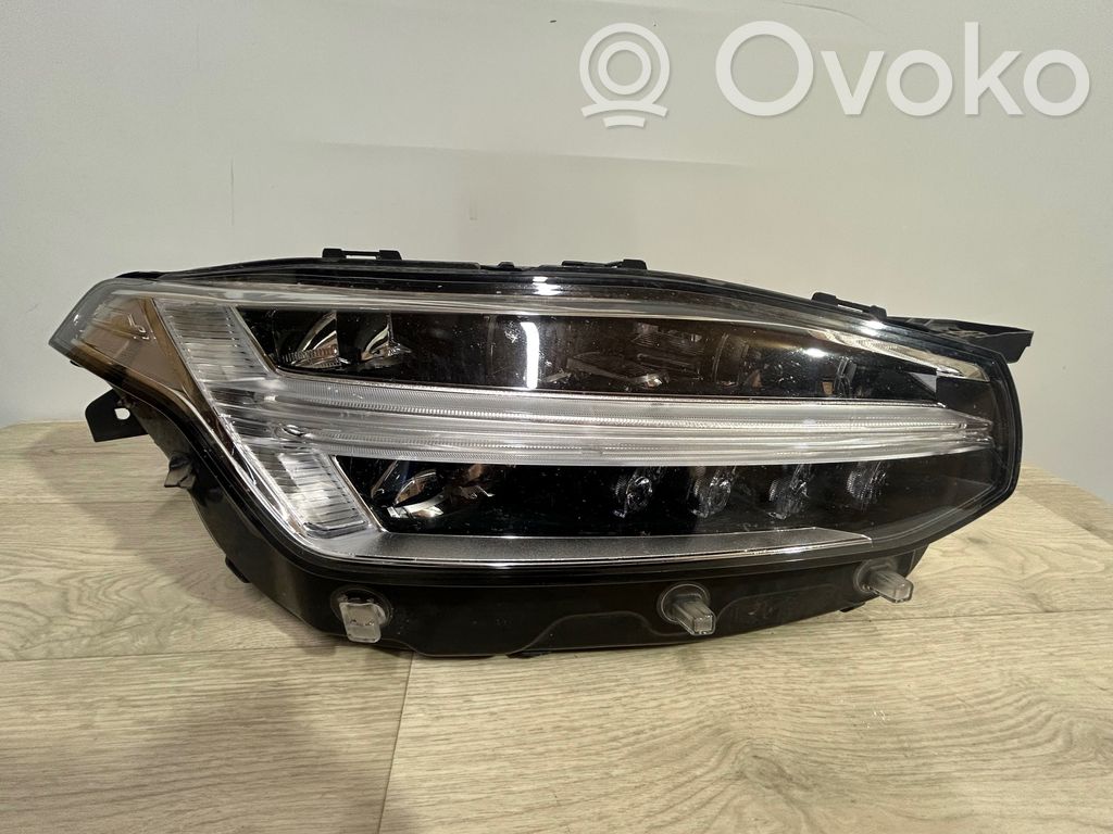 Volvo XC90 Headlight/headlamp 