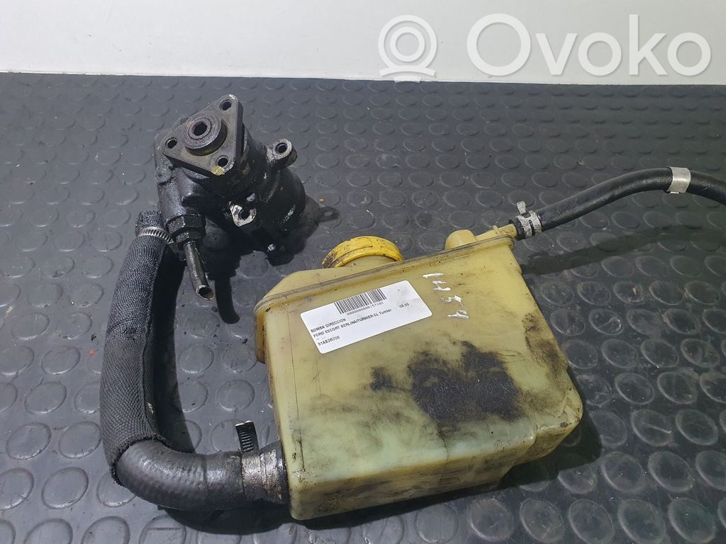 Ford Escort Ohjaustehostimen pumppu 