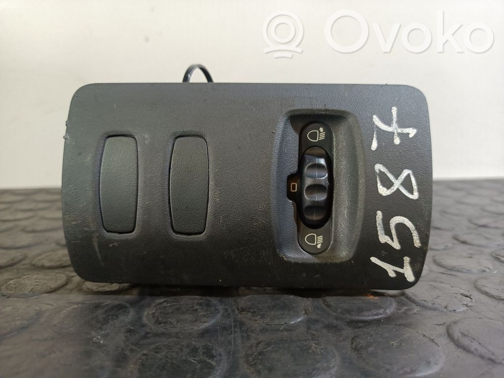 Renault Clio III Light switch 