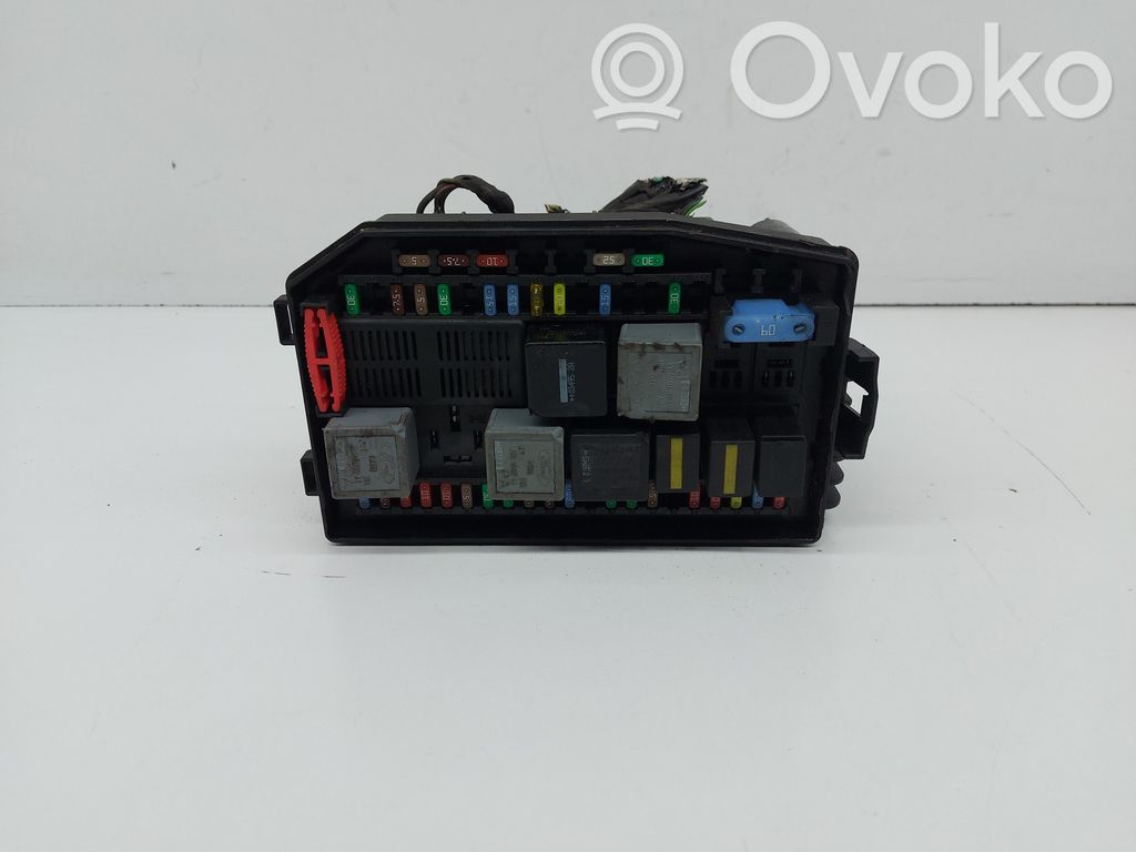 Jaguar X-Type Fuse module 
