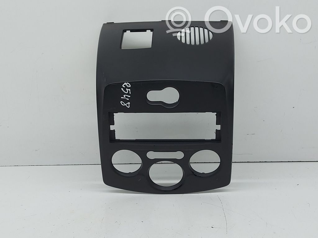 Renault Clio III Moldura embellecedora 