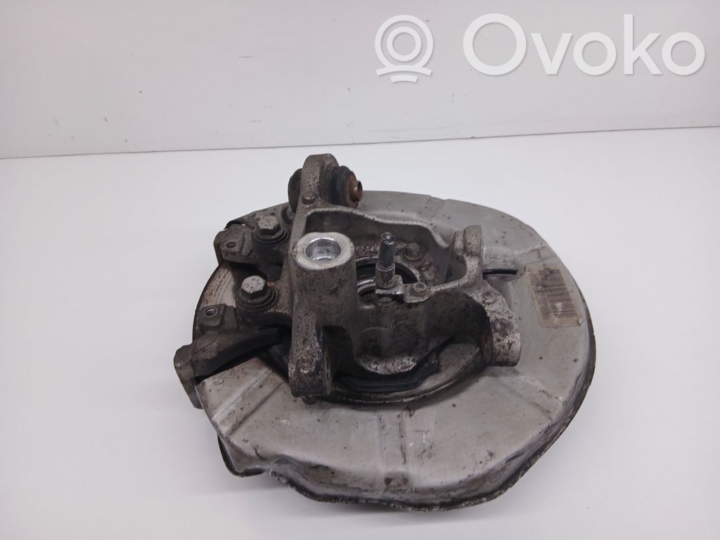 Rear wheel hub spindle/knuckle   E6000