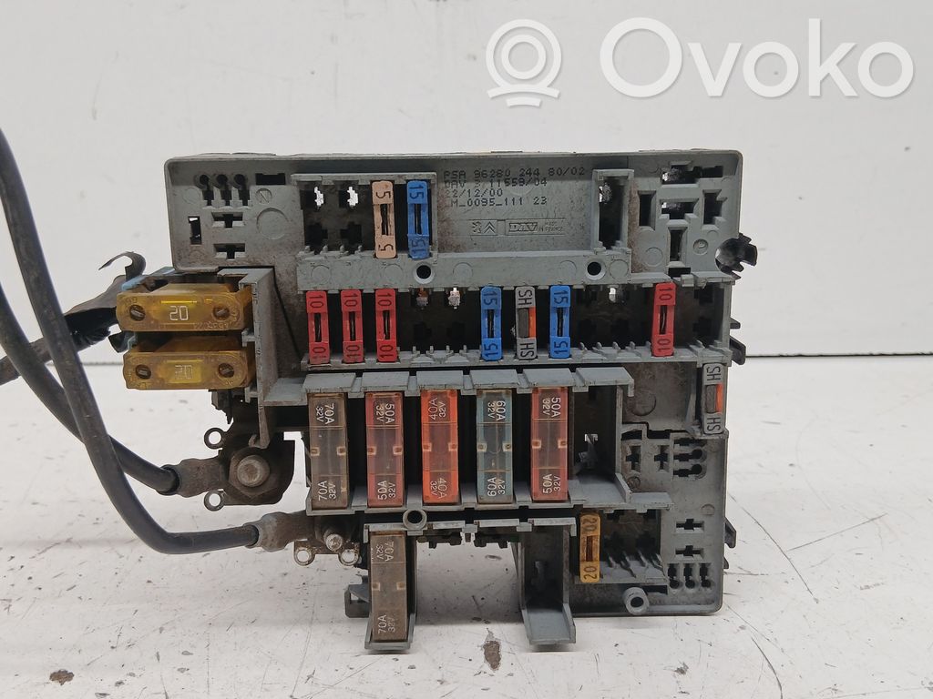Nissan PickUp Fuse module 
