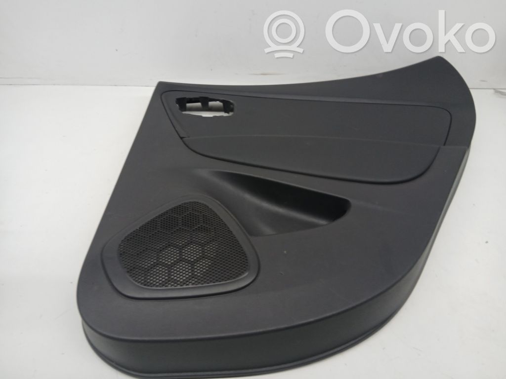 Renault Captur Takaoven verhoilu 