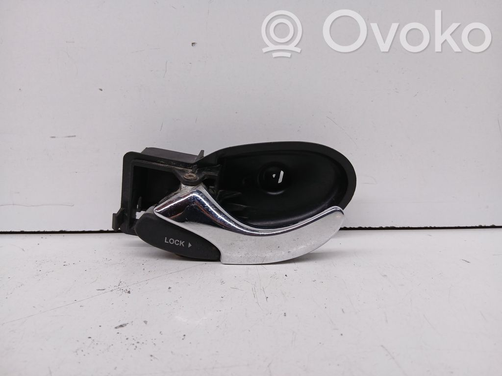 Manecilla interna puerta delantera   2M5VA22601AA