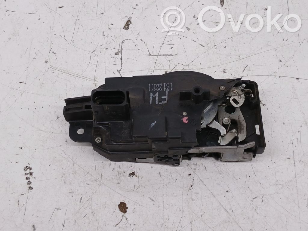 Opel Astra H Front door lock 