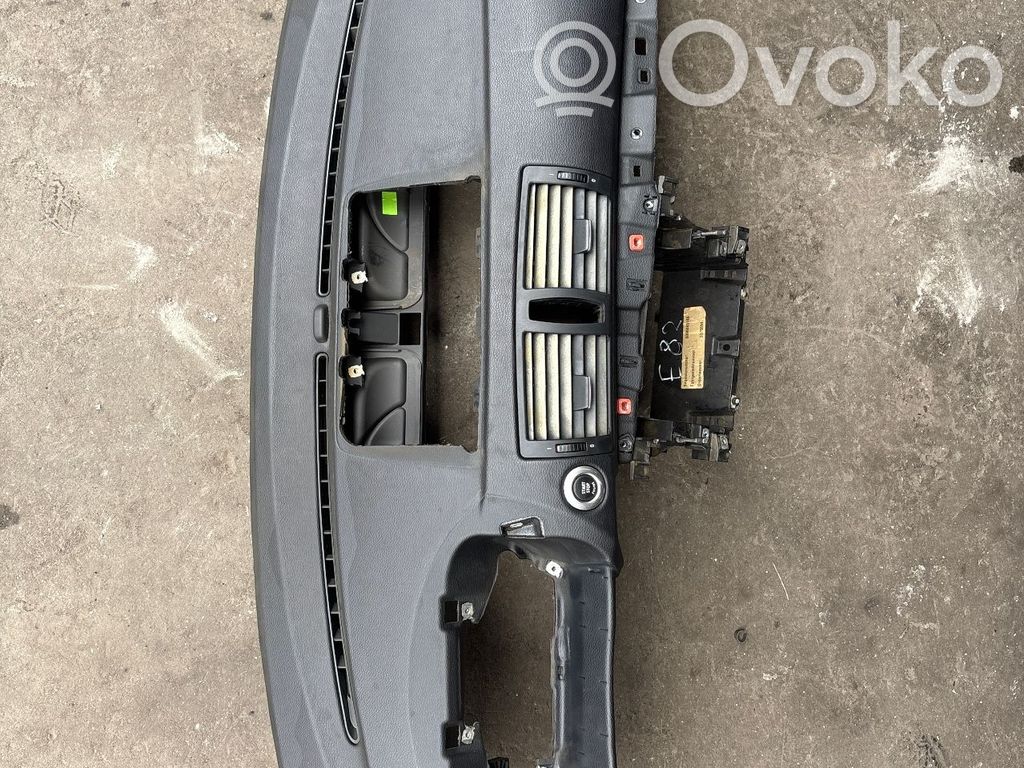 BMW 1 E82 E88 Deska rozdzielcza 