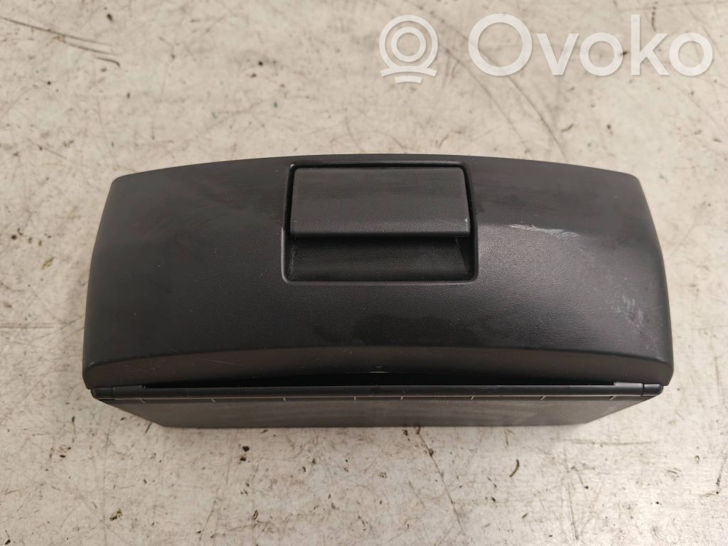 BMW 2 F46 Schowek deski rozdzielczej 